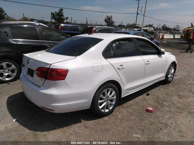 3VWD17AJ1EM370518 Volkswagen Jetta Sedan Se W/connectivity