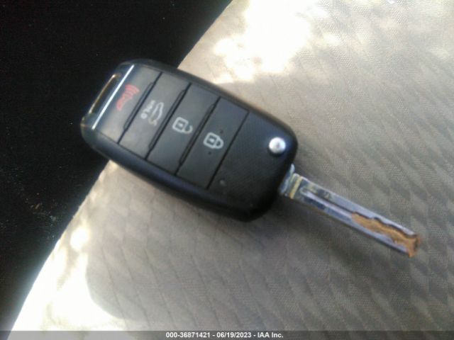KNAGM4A72E5472701 KIA Optima Lx