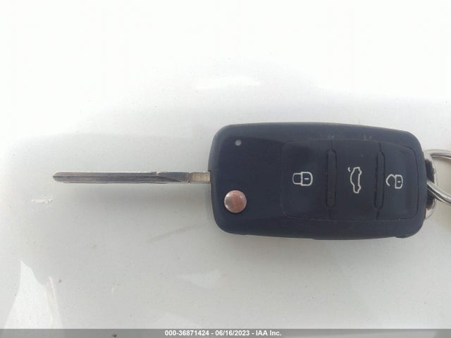 3VWD17AJ7GM387634 Volkswagen Jetta Sedan 1.8t Sport