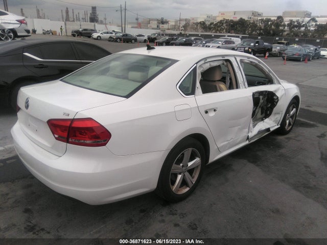 1VWAT7A32FC113093 Volkswagen Passat 1.8t Limited Edition