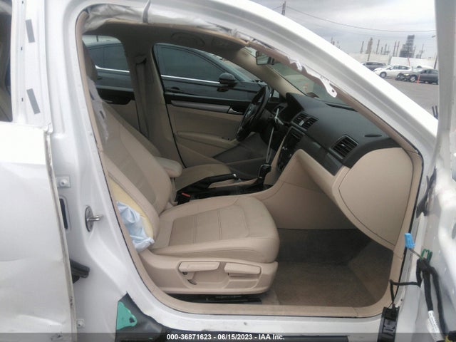 1VWAT7A32FC113093 Volkswagen Passat 1.8t Limited Edition