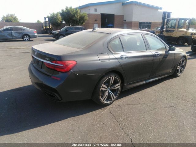 WBA7E2C53HG739687 BMW 7 Series 740i