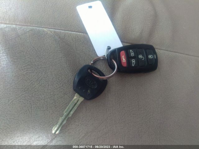 KNDMG4C75E6544852 KIA SEDONA LX