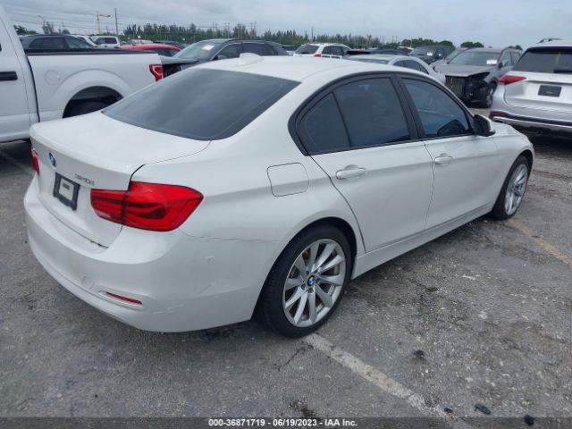 WBA8E5G58JNU45669 BMW 3 Series 320i Xdrive