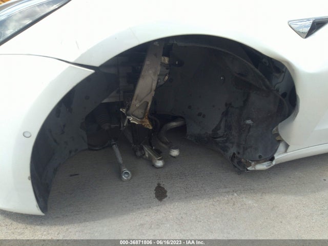 Tesla Model 3 Performance 2020 5YJ3E1EC7LF721137 Image 12