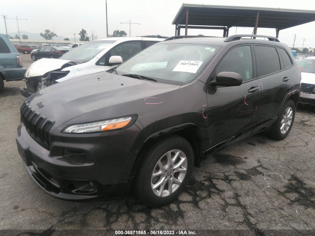 1C4PJLCB0JD588034 Jeep Cherokee Latitude Tech Connect