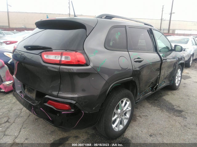 1C4PJLCB0JD588034 Jeep Cherokee Latitude Tech Connect