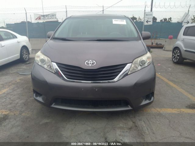 5TDKK3DCXES497166 Toyota SIENNA LE