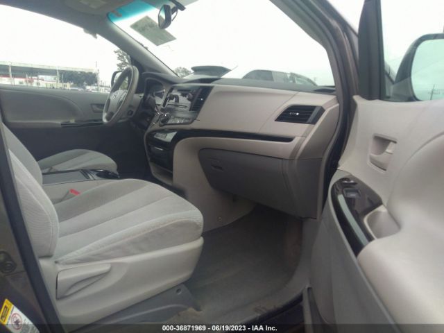 5TDKK3DCXES497166 Toyota SIENNA LE