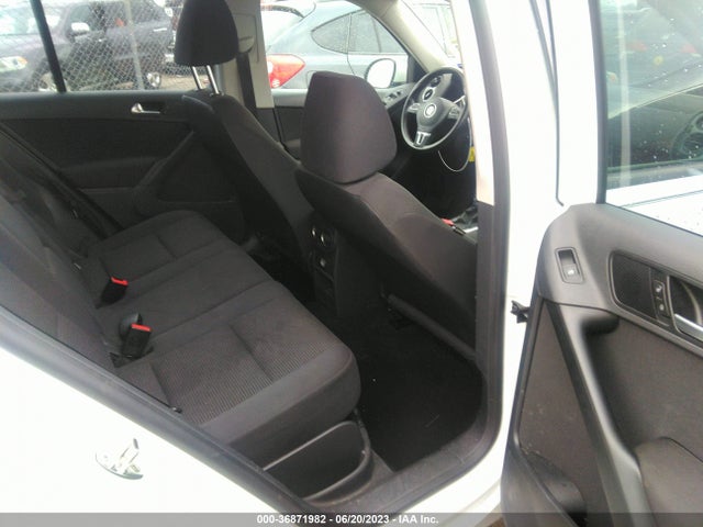 2014 VOLKSWAGEN TIGUAN S VIN: WVGAV3AX6EW570166