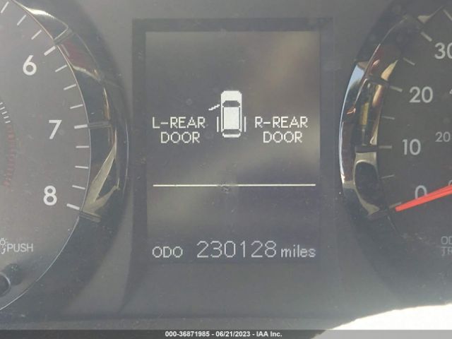 5TDKZ3DC4HS876793 Toyota SIENNA LE