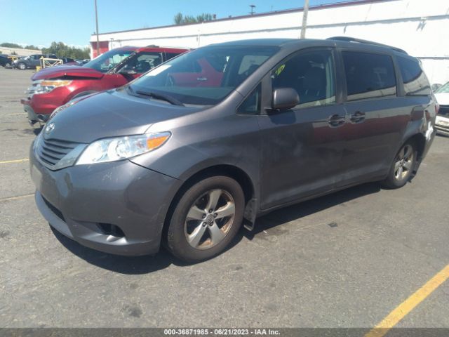 5TDKZ3DC4HS876793 Toyota SIENNA LE