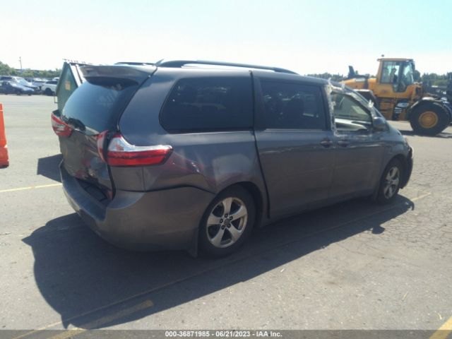5TDKZ3DC4HS876793 Toyota SIENNA LE