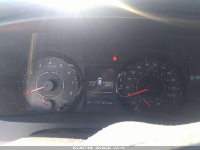 5TDKZ3DC4HS876793 Toyota SIENNA LE