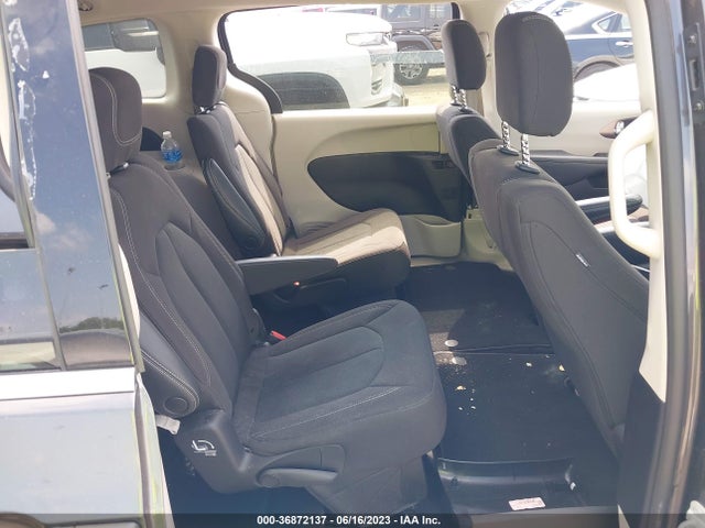 2C4RC1CG4NR229873 Chrysler Voyager Lx