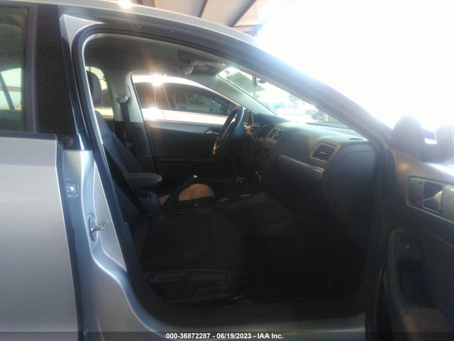 3VWD17AJ5FM340309 Volkswagen Jetta Sedan 1.8t Se
