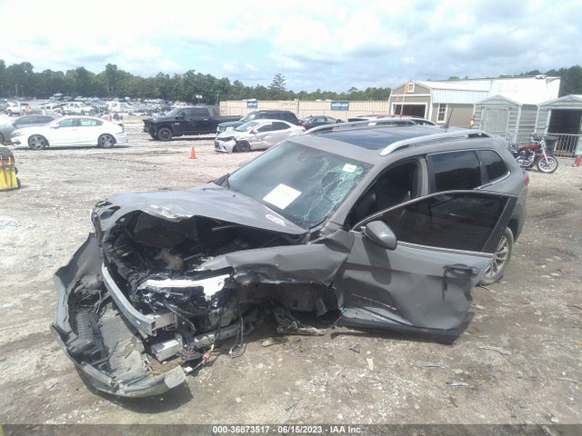 1C4PJLLB0MD114833 Jeep Cherokee Latitude Plus