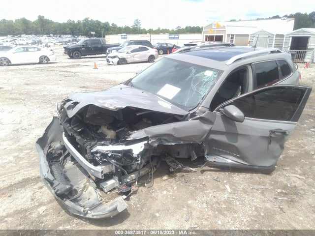 1C4PJLLB0MD114833 Jeep Cherokee Latitude Plus