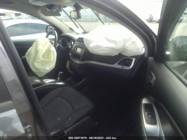 3C4PDCGBXHT566175 Dodge Journey Crossroad