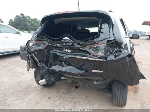 1C4PJLLB2JD553866 Jeep Cherokee Latitude Plus