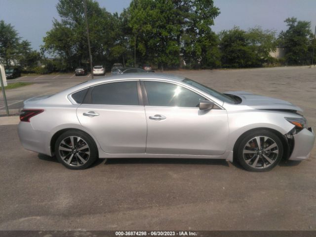 1N4AL3AP8HC122033 Nissan Altima 2.5 Sr