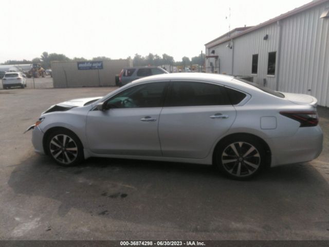 1N4AL3AP8HC122033 Nissan Altima 2.5 Sr