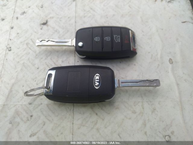 KNDJP3A52F7209865 KIA SOUL +