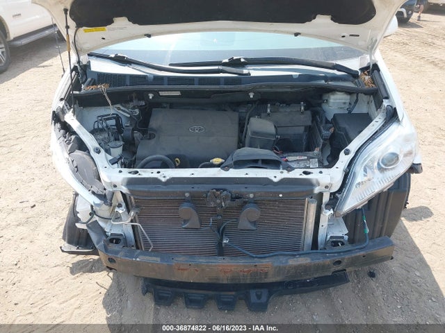 Toyota SIENNA LE 2014 5TDJK3DC9ES074297 Image 10