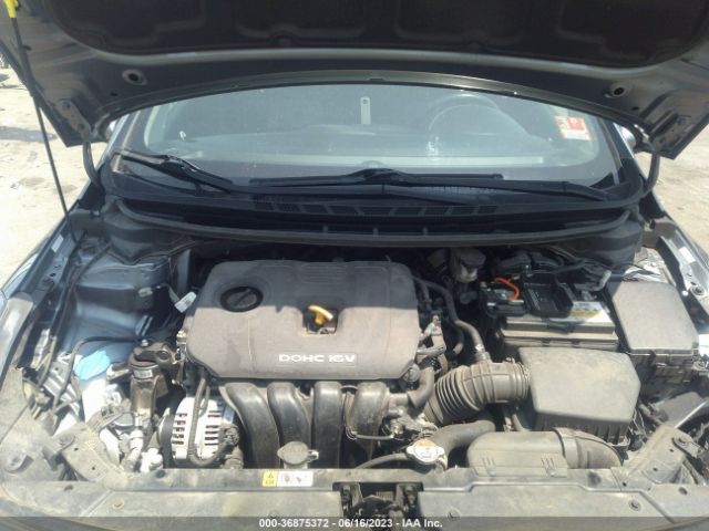 3KPFL4A78JE266489 KIA FORTE S