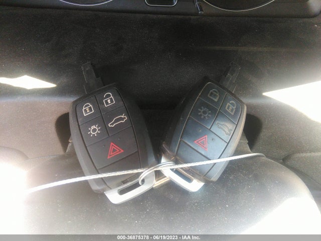 2011 VOLVO C30 VIN: YV1672MK6B2242841