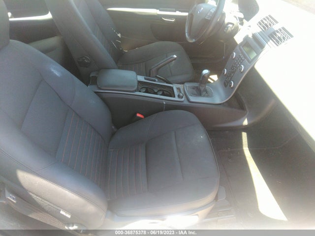 2011 VOLVO C30 VIN: YV1672MK6B2242841