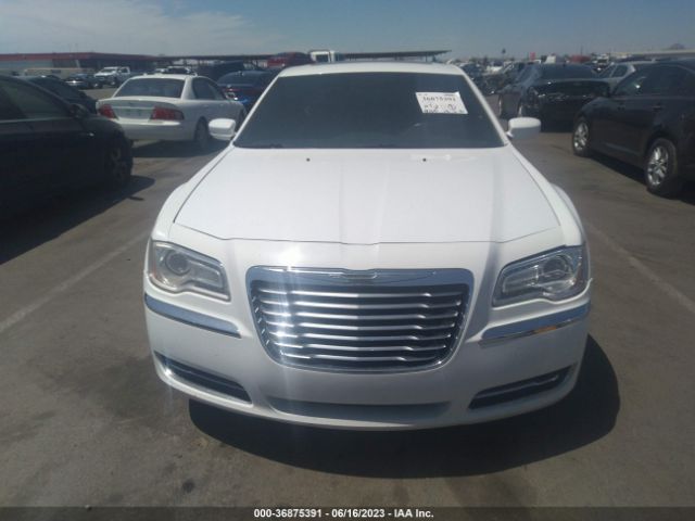 Chrysler 300 2014 2C3CCAAGXEH361443 Image 12