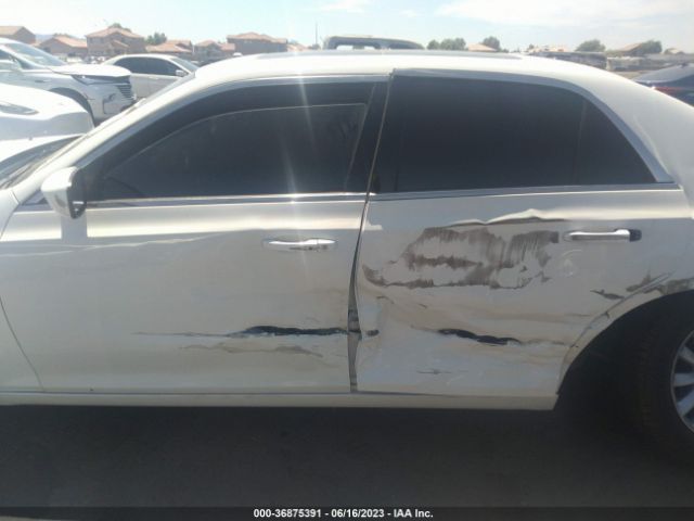 Chrysler 300 2014 2C3CCAAGXEH361443 Image 14