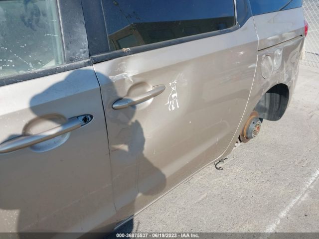 KNDMB5C18F6045237 KIA SEDONA LX