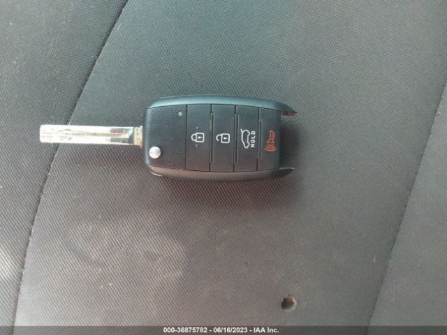 KNDJN2A28F7112871 KIA Soul Base