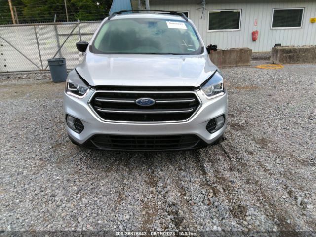 1FMCU9GD6JUC27133 Ford ESCAPE SE