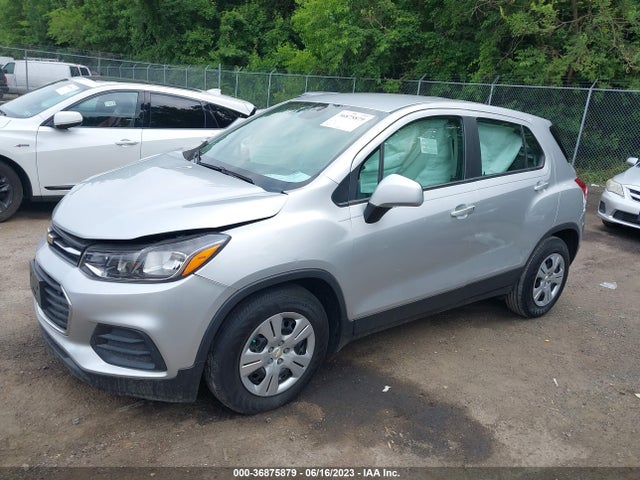 Chevrolet TRAX LS 2017 KL7CJKSB8HB258350 Image 2