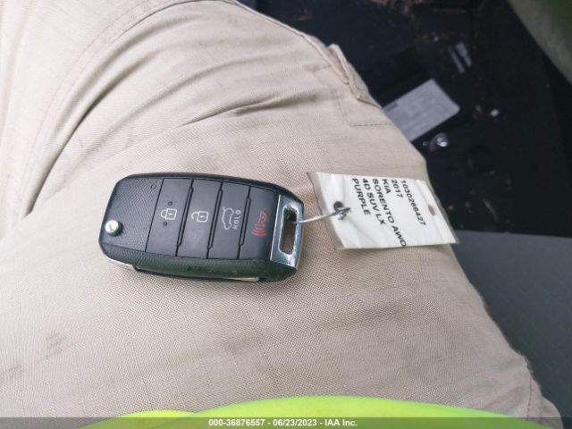 5XYPGDA57HG329215 KIA Sorento Lx V6