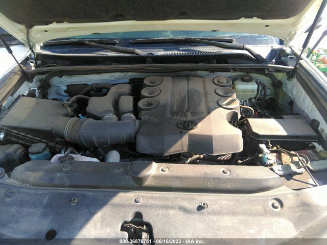 Toyota 4RUNNER SR5 2019 JTEBU5JR1K5732100 Image 10