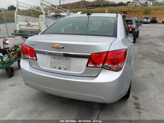 Chevrolet Cruze Limited Ls 2016 1G1PC5SG6G7157930 Image 9