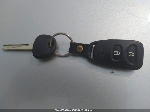 2016 HYUNDAI ACCENT SE VIN: KMHCT4AE3GU083072