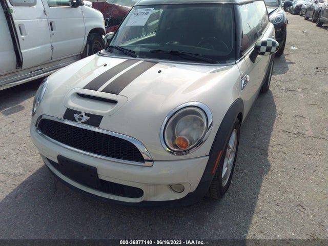 2009 MINI COOPER CLUBMAN S VIN: WMWMM33569TP74020