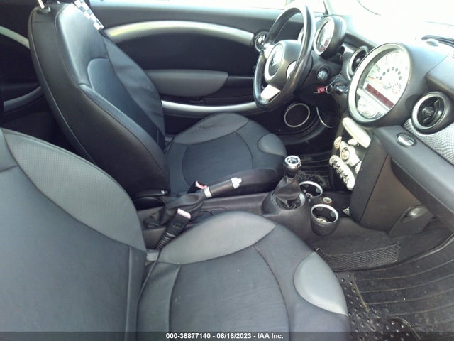 2009 MINI COOPER CLUBMAN S VIN: WMWMM33569TP74020