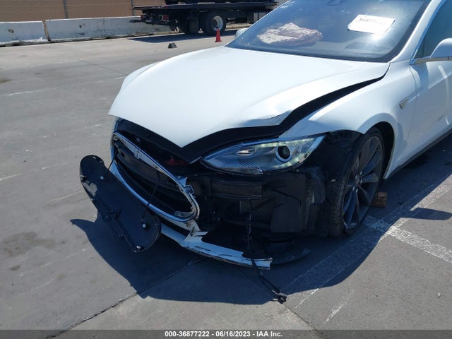 2015 TESLA MODEL S 85D/P85D/90D/P90D VIN: 5YJSA1H44FF086619