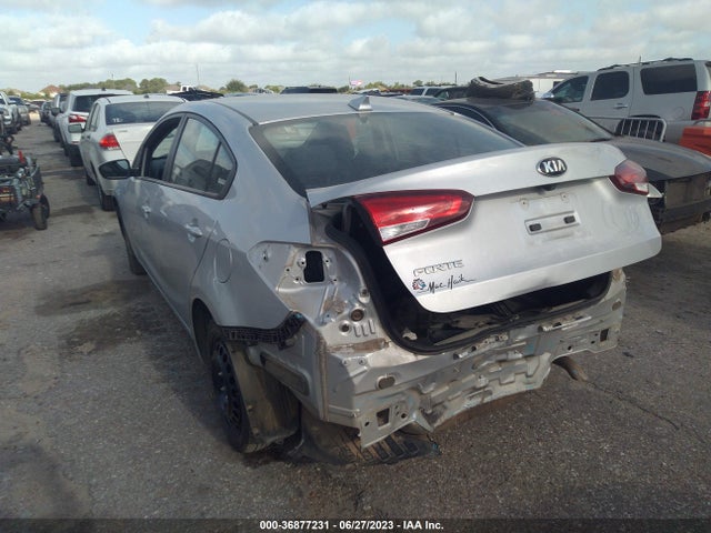 KIA FORTE LX 2018 3KPFL4A75JE211725 Image 3