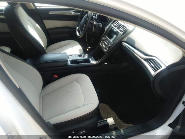 3FA6P0HDXKR238590 Ford FUSION SE