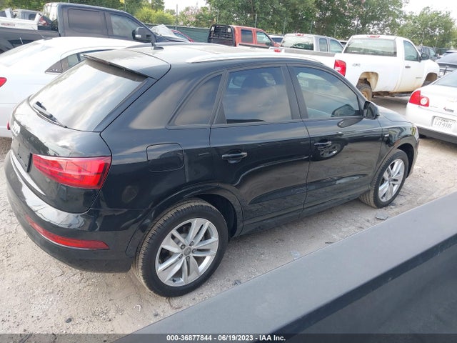 WA1BCCFS8JR030770 Audi Q3 Sport Premium
