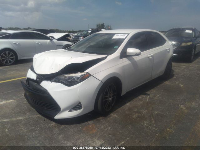 2018 TOYOTA COROLLA 5YFBURHE3JP793061 Photo 1
