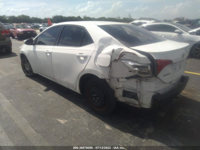 2018 TOYOTA COROLLA 5YFBURHE3JP793061 Photo 2