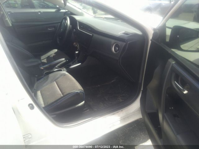 2018 TOYOTA COROLLA 5YFBURHE3JP793061 Photo 4